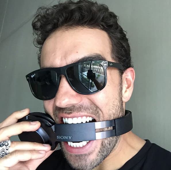 Así que Marcus además de ser modelo, actor y un papacito al doble.