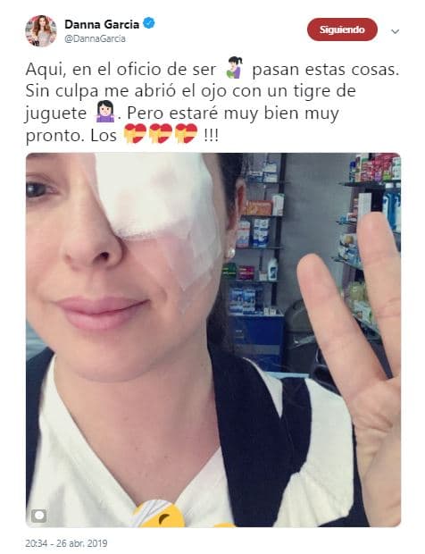 Con esta fotografía donde usa un parche en el ojo, la protagonista de la telenovela 'Un gancho al corazón' explicó que su hijo de casi 2 años de edad, la lastimó con un juguete.