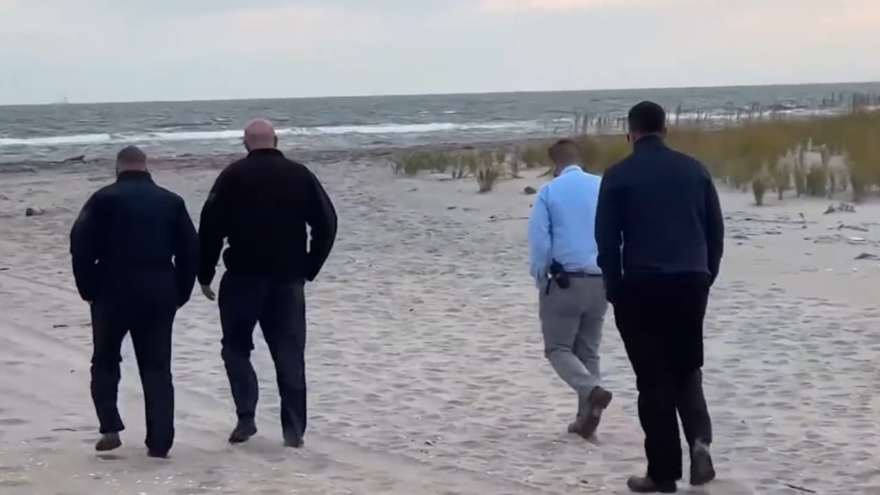 Hallan cadáver de un hombre, sin cabeza ni brazos, en playa de Nueva York