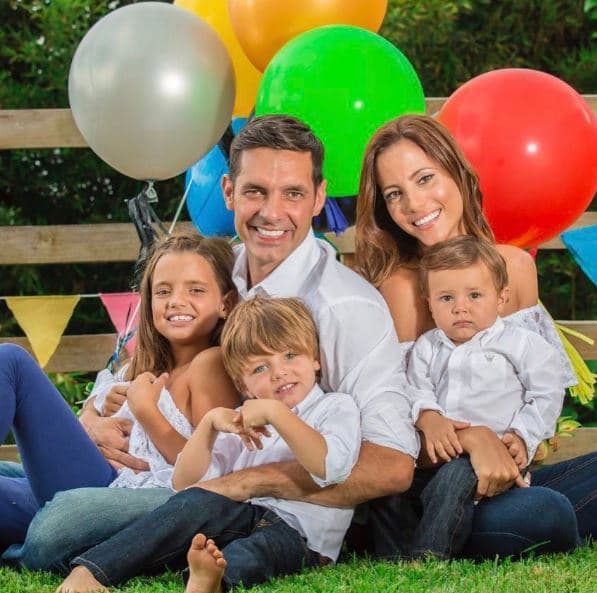 Paula se ha caracterizado por siempre compartir los momentos importantes que pasa al lado de su familia y de no hacer distinciones entre los hijos que tiene con el actor y Oriana.