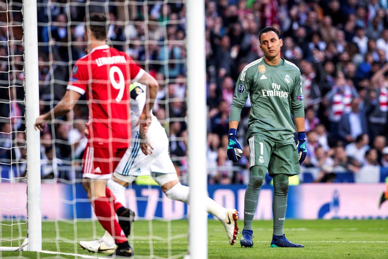 Sin embargo, al minuto 3 del primer tiempo, el guardametas revivió un fantasma de los cuartos de final cuando se vio abajo en el marcador. Contra Juventus sufrió, pero hoy lo revertiría.