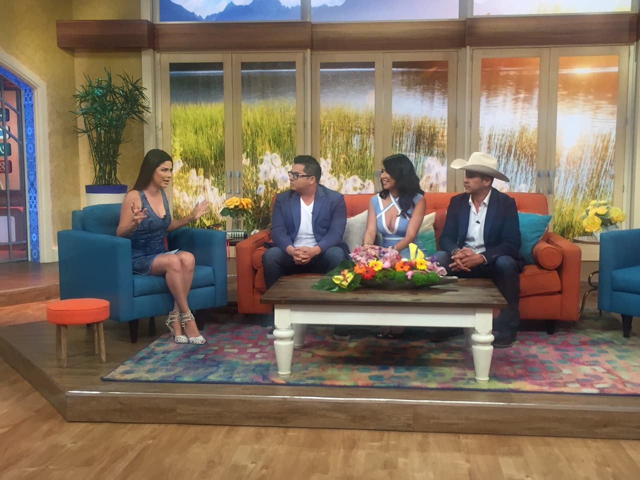 Los Cowboys son un grupo de amigos unidos por una misma pasión: los caballos y el arte de la charrería.