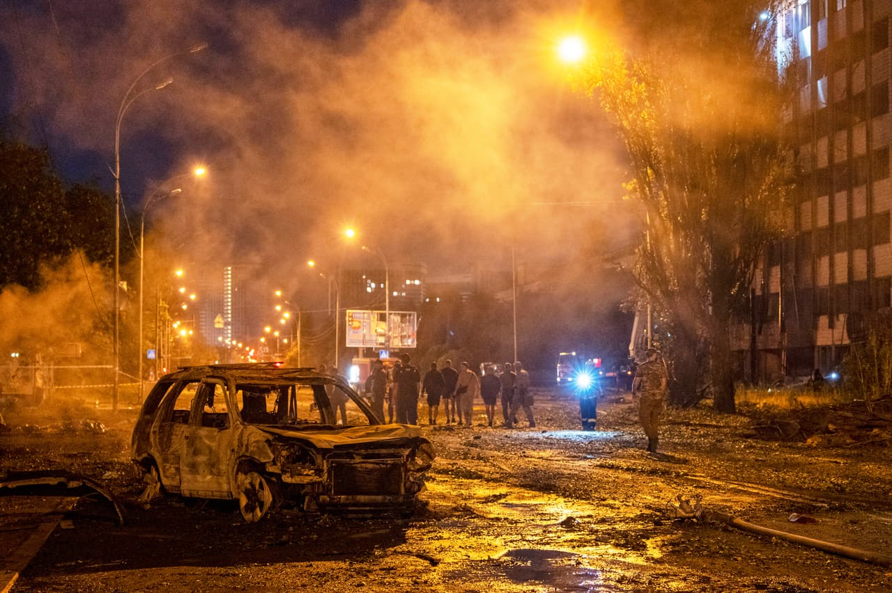 Los ataques se producen tras un importante atentado ruso dos días antes que dejó al menos 10 muertos y más de 50 heridos en Ucrania, mientras Moscú aparentemente busca aprovechar la grave escasez de sistemas de defensa antimisiles de fabricación occidental en Kiev