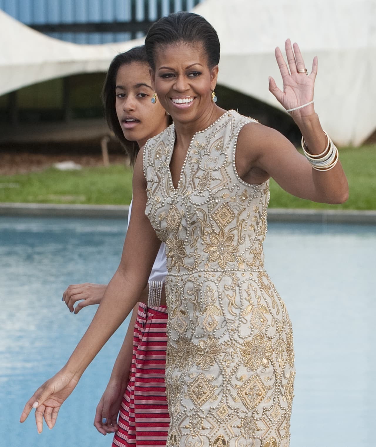 Los viajes fuera de la Casa Blanca se convirtieron en momentos importantes de complicidad entre la primera dama y sus hijas. En 2011 compartieron un viaje juntas a Brasil para conocer a la entonces presidenta Dilma Rousseff.