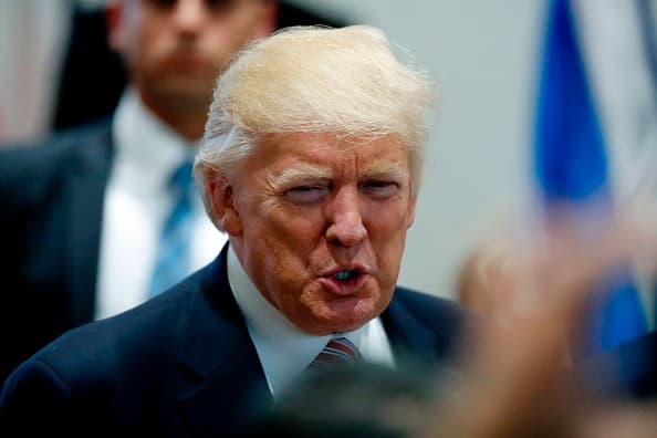 Trump pidió a los jefes de inteligencia frenar la investigación del FBI sobre los potenciales lazos de su campaña y Rusia