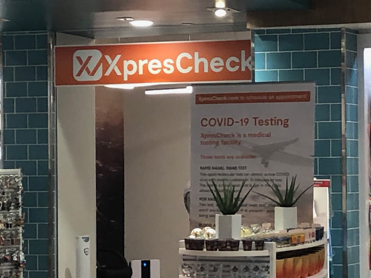 El sitio estará abierto de jueves a lunes de 9AM a 5PM y estará ubicado dentro de la tienda Drugs & More ubicada en el Nivel 3 de la Terminal 4.
<br>