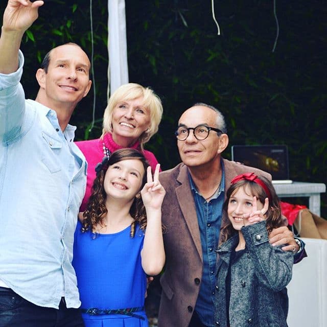 La familia es una parte importante para Mía, ya que han sido un pilar ensu vida profesional.