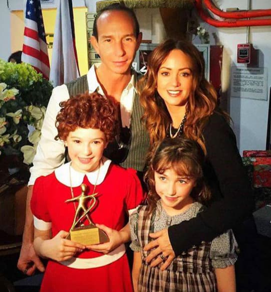 Mía recibió el premio "Revelación Infantil" por su excelente desempeño profesional, a 5 meses del estreno de 'Annie El Musical.