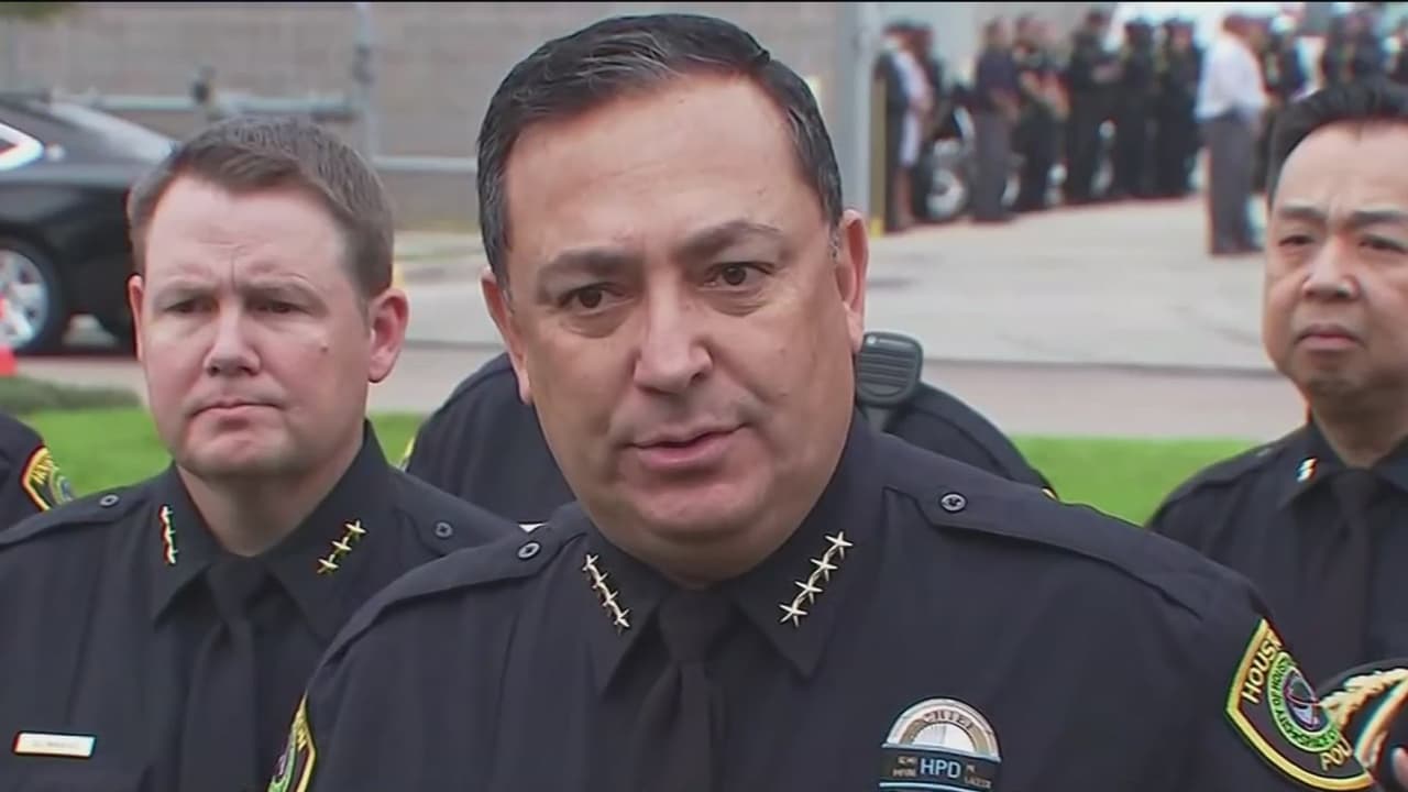 "¿Están con las mujeres abusadas o con la NRA?": qué hay tras la dura acusación de un jefe policial a los senadores republicanos