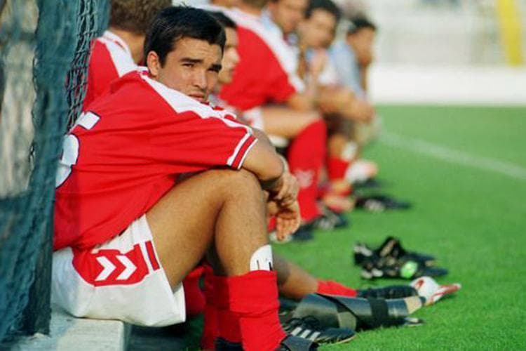 Deco se formó en Brasil y en 1997 llegó al Benfica. No se consolidó, salió cedido, pasó al Salgueiros de segunda y en 1999 firmó con el máximo rival: Porto.