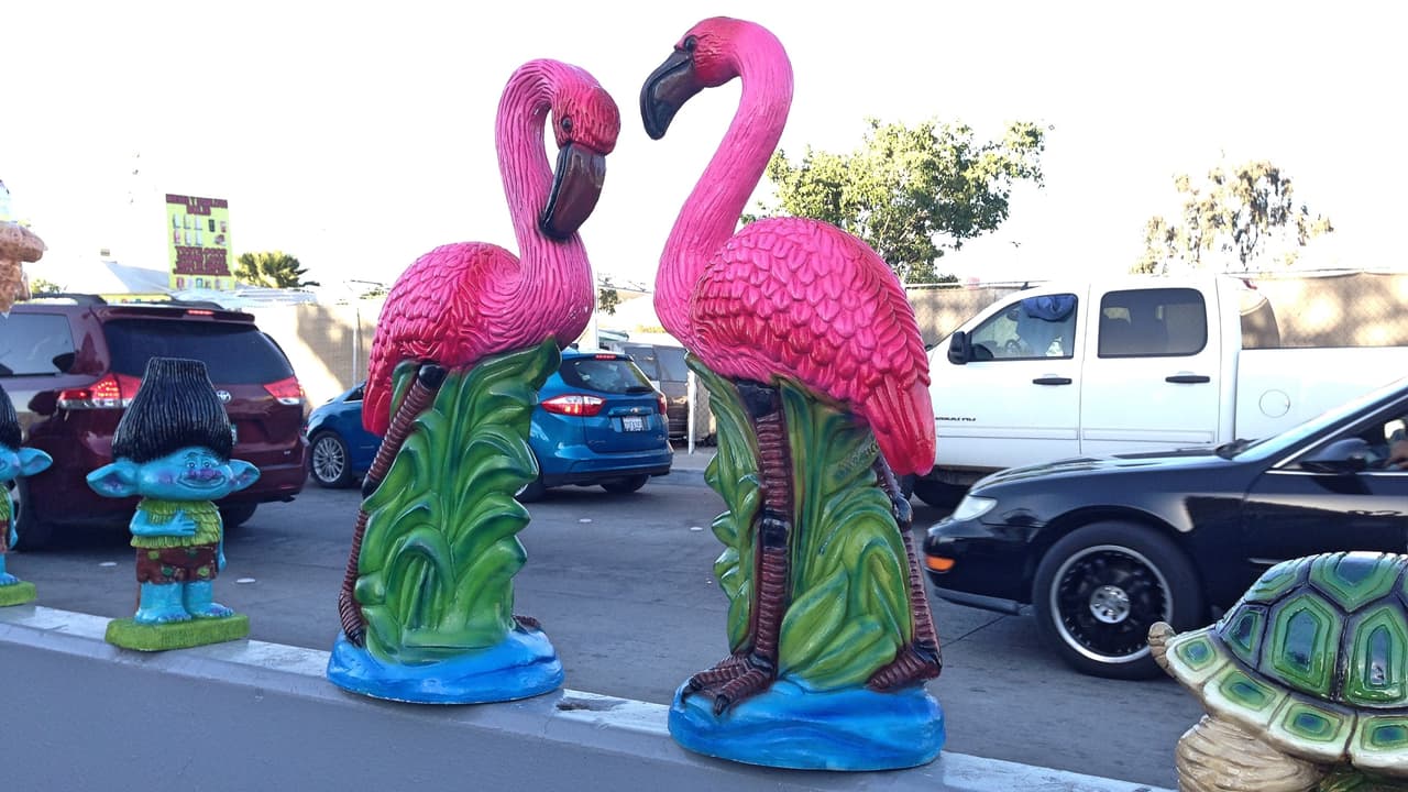 Flamingos, artesanía elaborada con yeso.