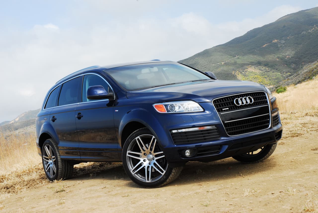 ¡Así es! Messi es un fan de la velocidad que alcanza en vehículos como esta camioneta súper familiar, se trata de un Audi 7 que está valuado en 46 mil dólares.