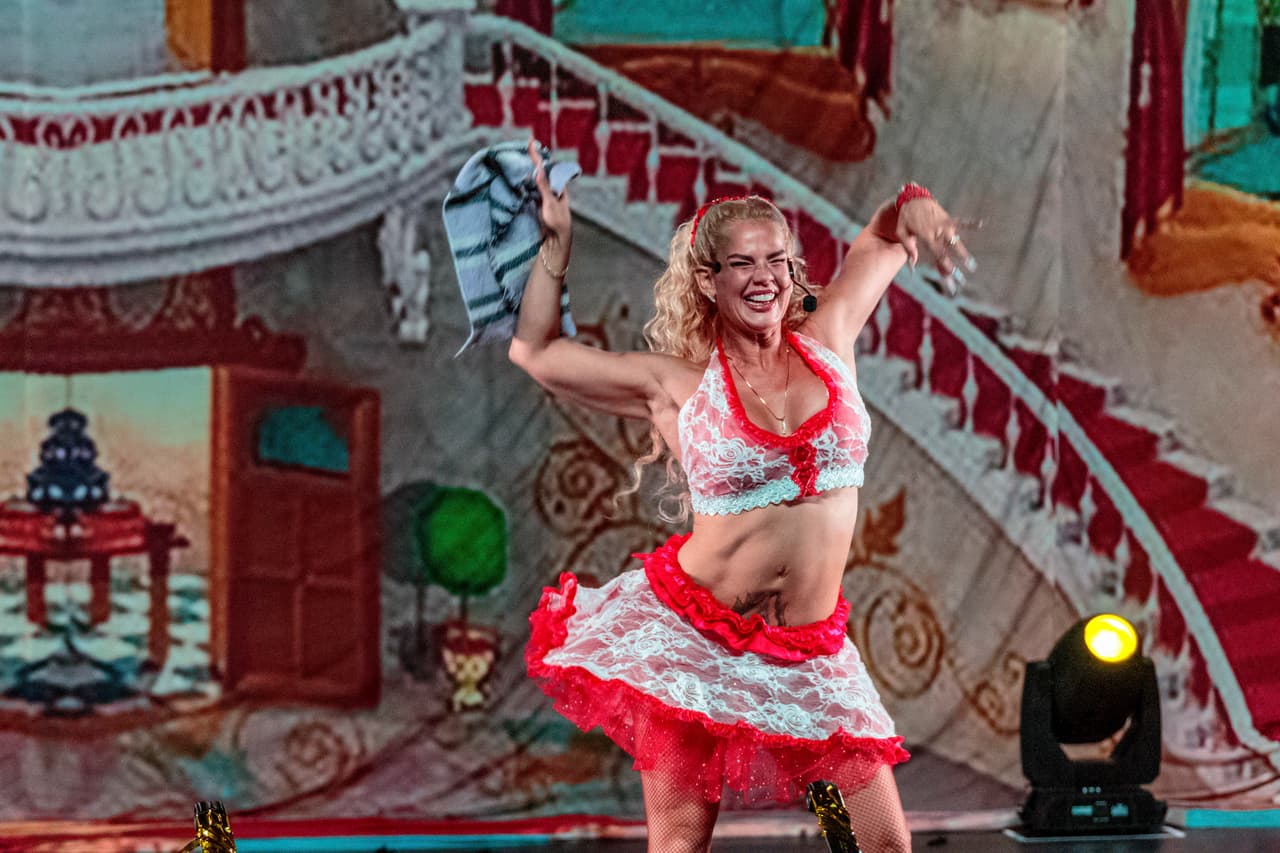 La cubana es una bomba en el escenario.