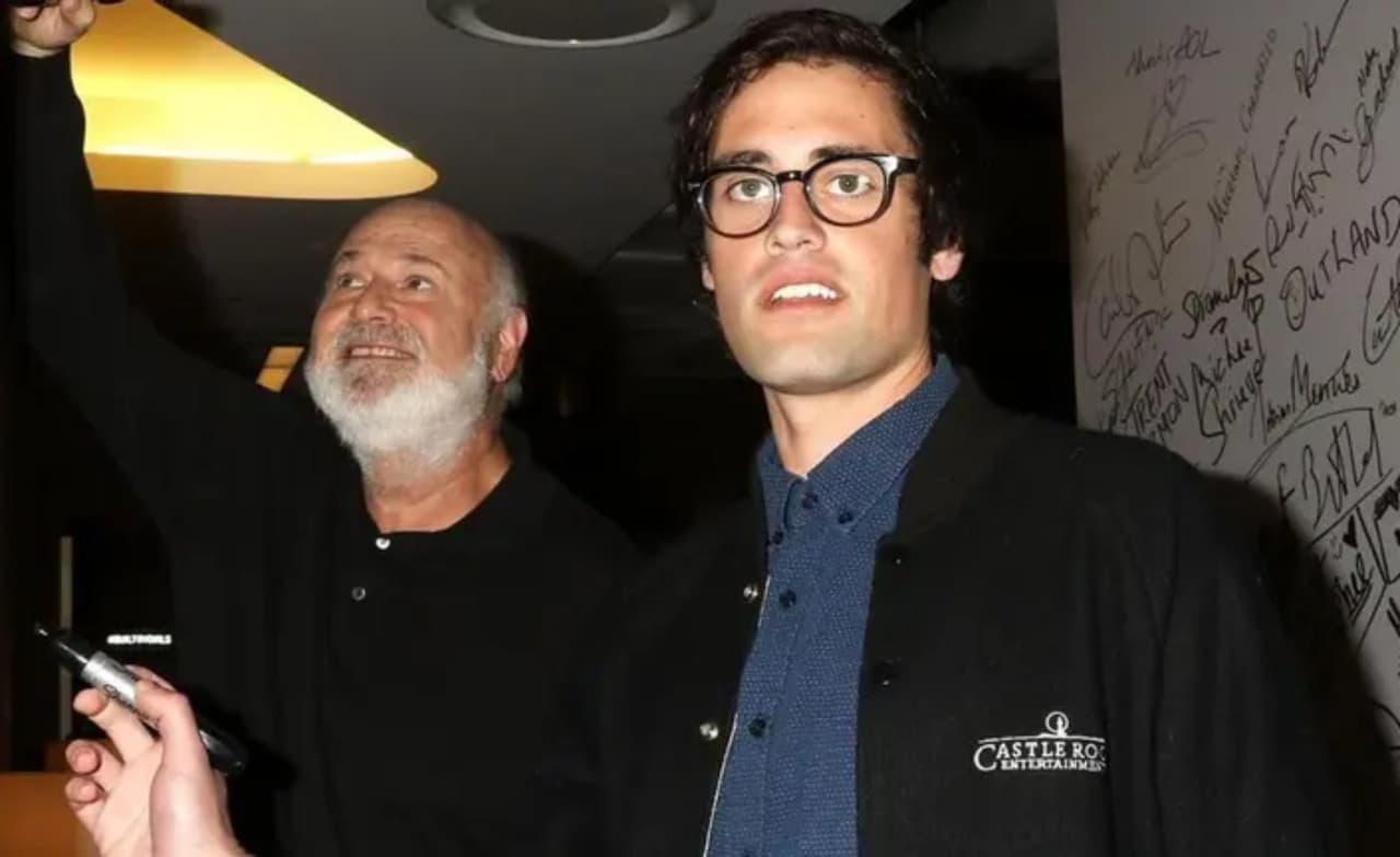 Fiscalía de Los Ángeles acusará a Nick Reiner, el hijo del cineasta Rob Reiner, de dos cargos por el asesinato de sus padres