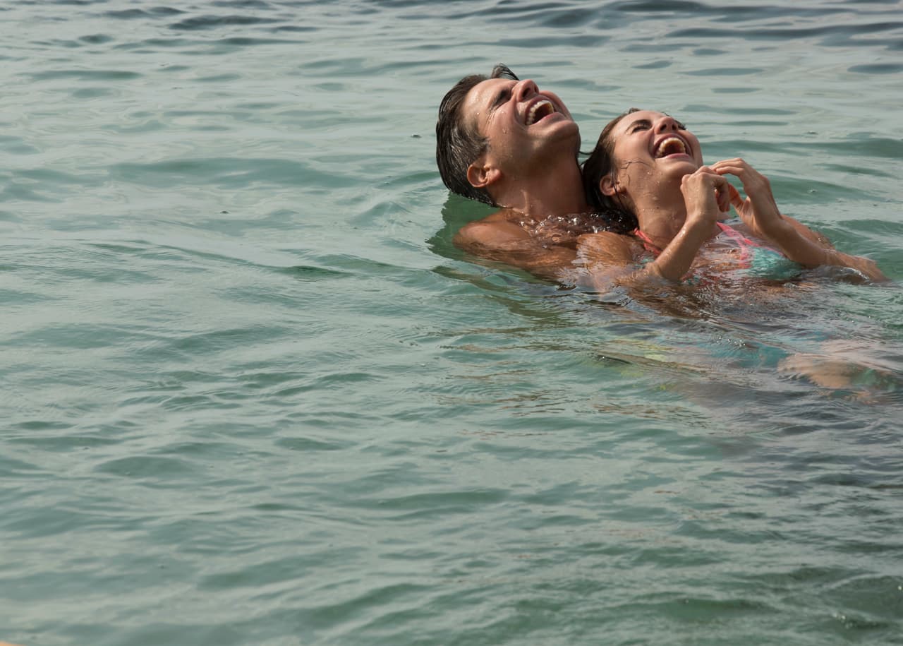 Juntos se divierten en todos lados.