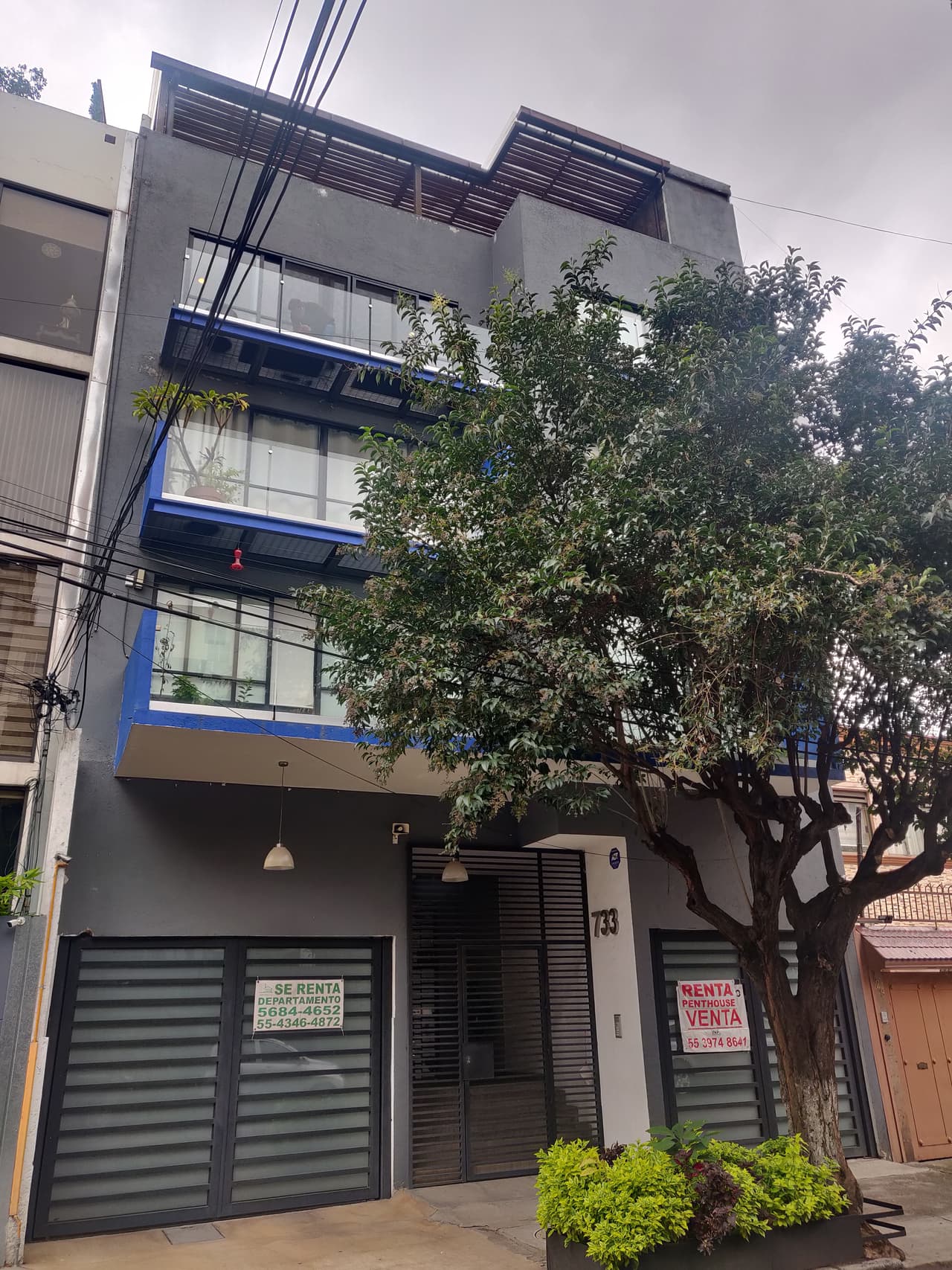 Una casa en Anaxágoras en la Ciudad de México fue declarada por Romero Durán como un activo en la firma offshore. Sin embargo, en 2013 la casa fue vendida a Edificaciones Alcar. Actualmente es el edificio que luce en la fotografía.