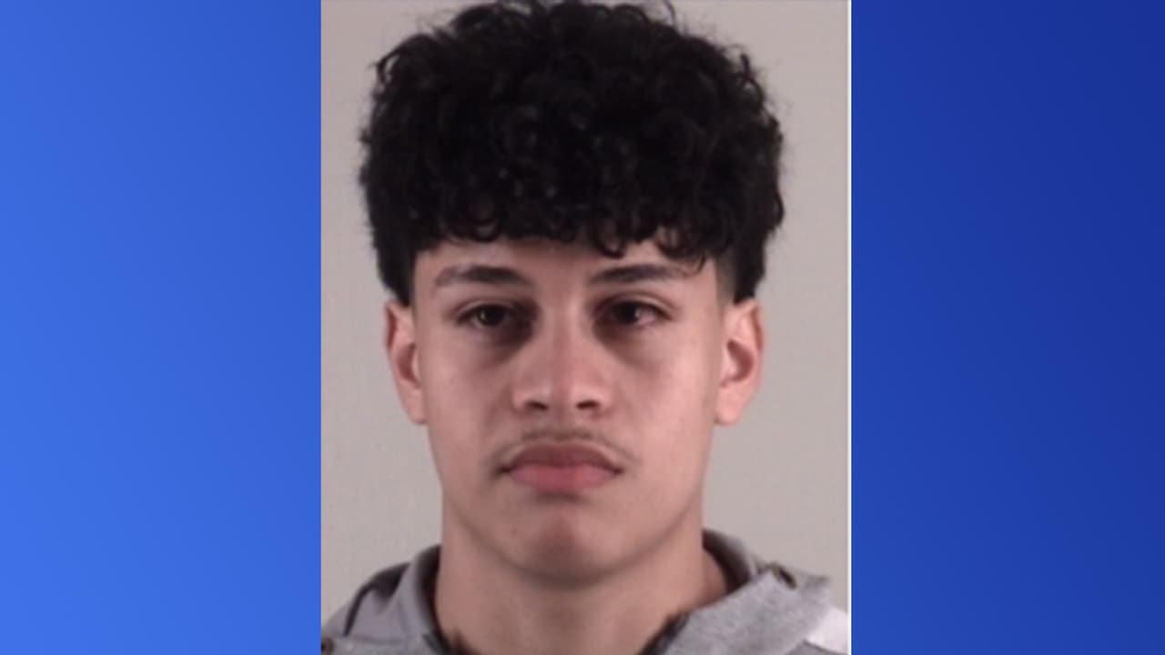 Un adolescente es acusado de matar de un tiro a su hermano en su casa al norte de Fort Worth