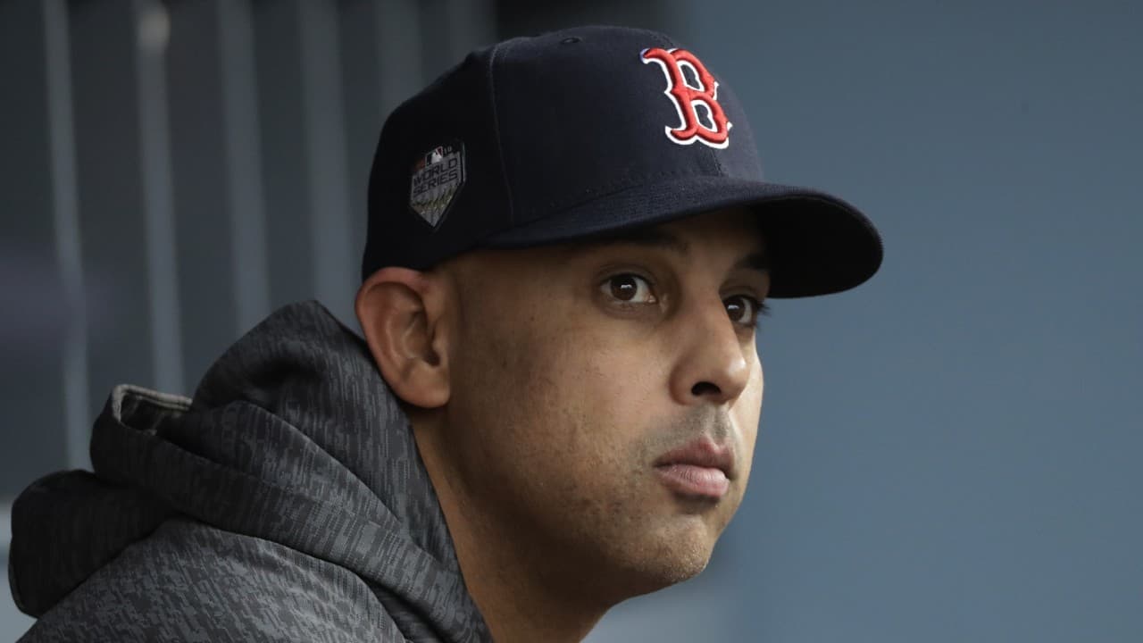 ¿Volverán los Red Sox a contratar como manager a Alex Cora?
