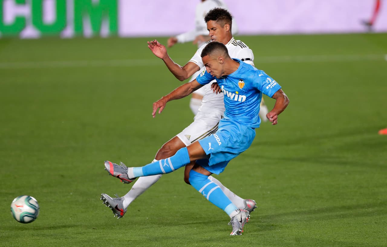 Como ha sucedido en el regreso del futbol europeo, el VAR ha sido protagonista.