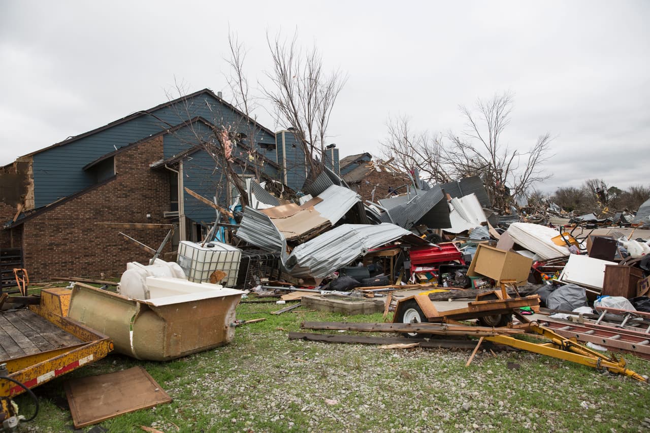 Una serie de tornados azotaron en diciembre de 2015 el área de Texas comprendida por los condados de Dallas, Ellis y Collin, y dejaron severos daños especialmente en las ciudades de Rowlett and Garland.