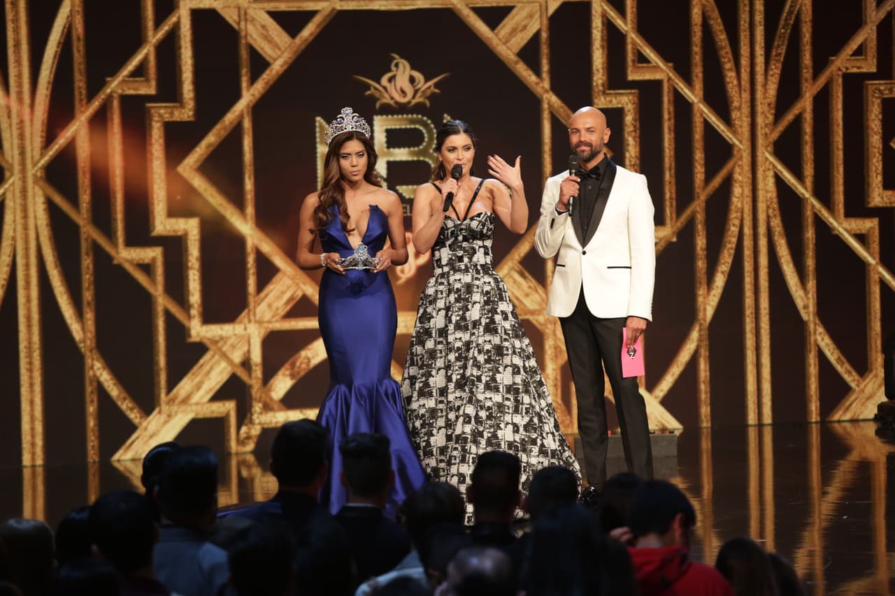 Tras una ardua disputa y duras pruebas que enfrentar, la dominicana Clarissa Molina se coronó como la nueva reina de Nuestra Belleza Latina. Repasa foto a foto la gran final #NBL VIP.