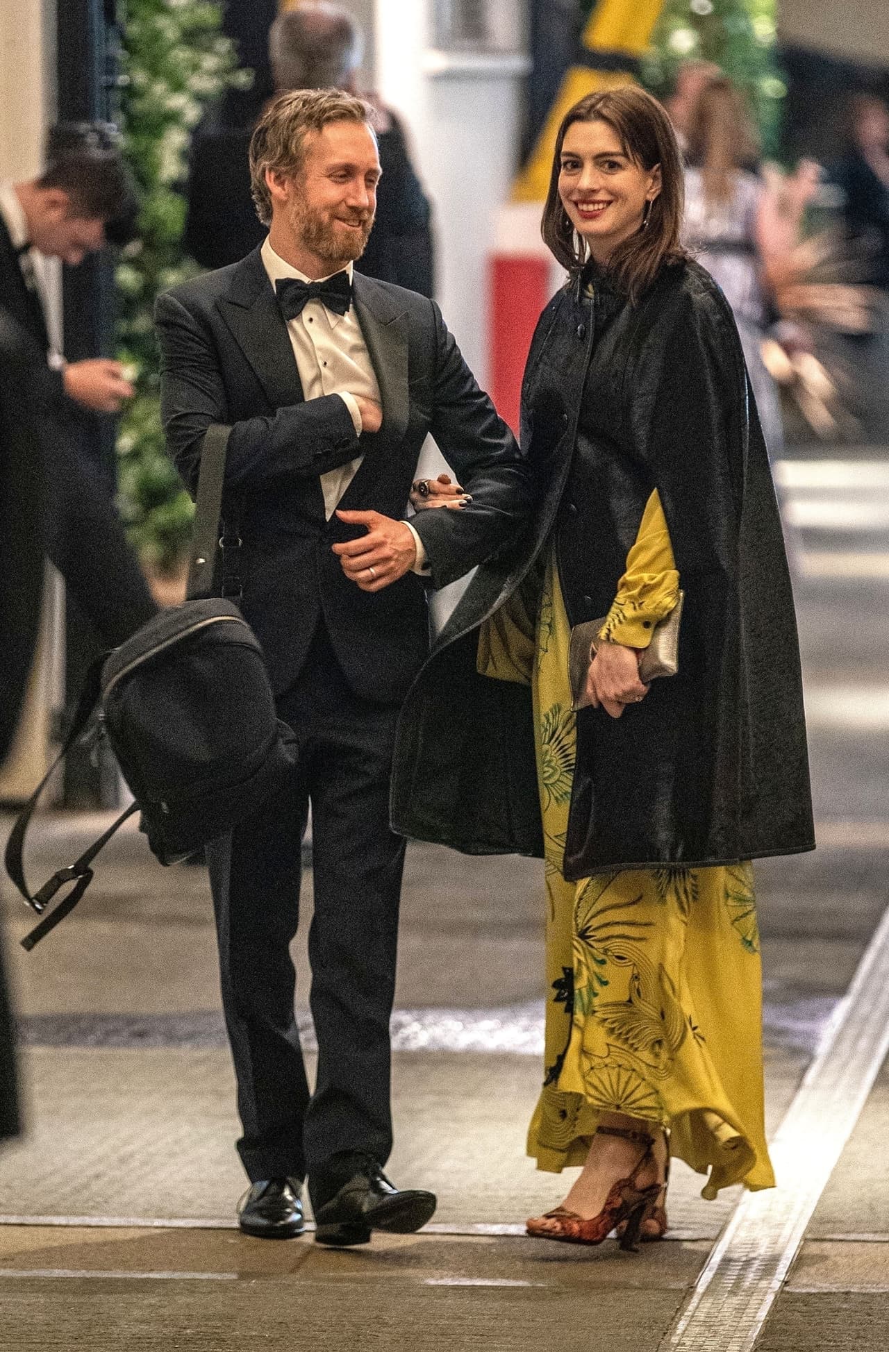 Anne Hathaway también estuvo como invitada a la fiesta posterior de la boda y asistió junto a su esposo Adam Shulman.