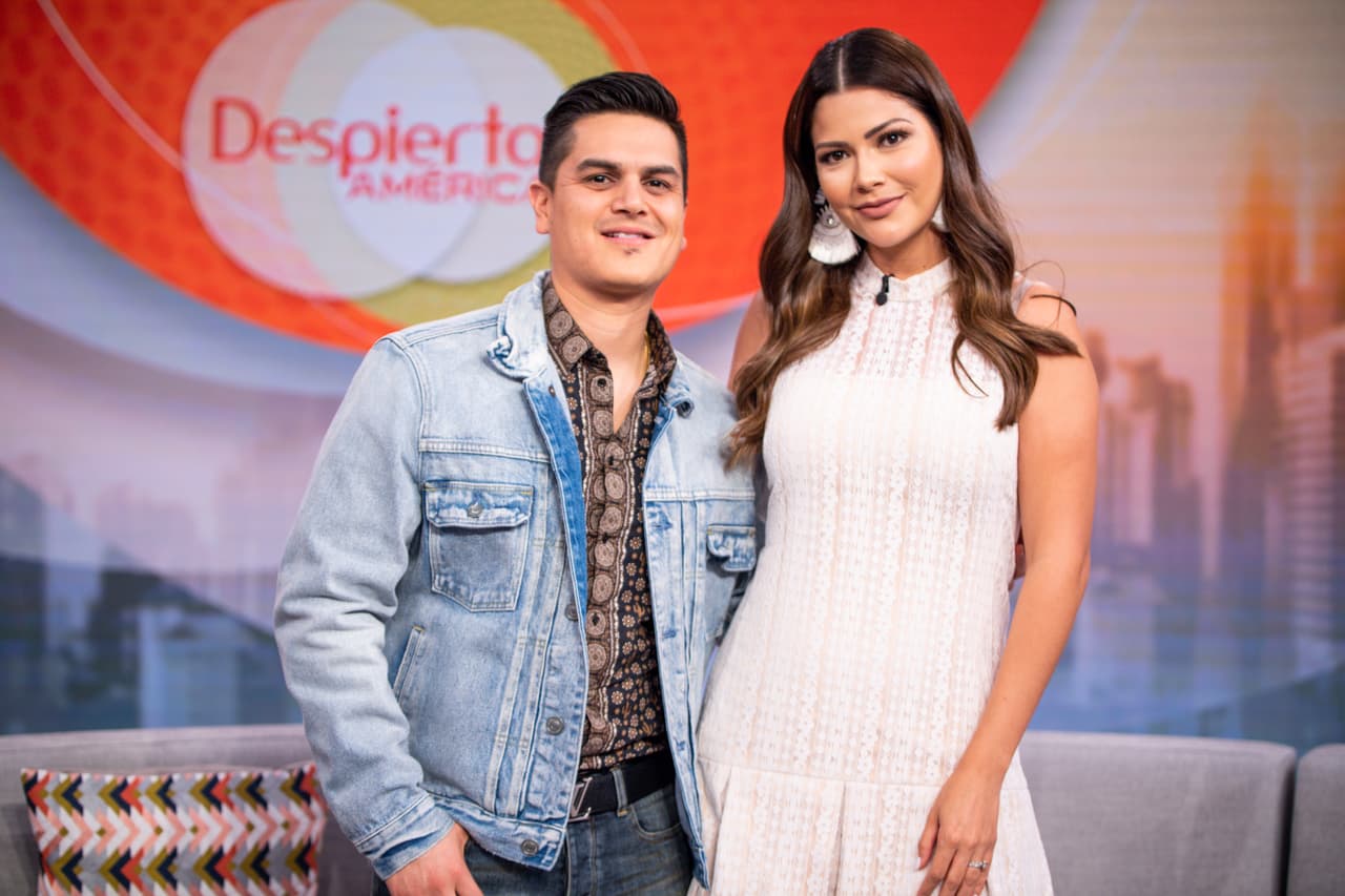 Regulo Caro nos acompañó el martes y nos cautivó con sus canciones y simpatía.