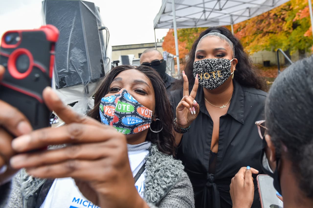 Recuerda que puedes tomarte tu selfie con el sello de "Ya voté", pero debes hacerlo lejos de la ubicación donde votaste y si tienes dudas puedes preguntarle al trabajador electoral.