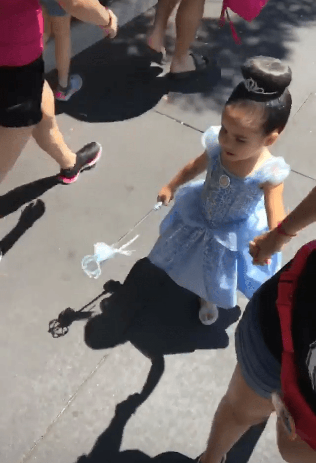 Giulietta lucía lindísima vestida de princesa.