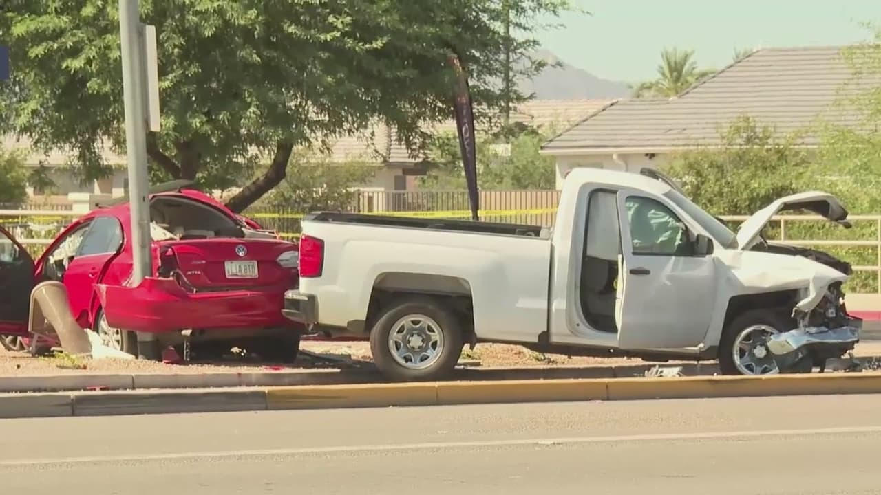 Fuerte accidente deja al menos dos mujeres gravemente heridas en Phoenix