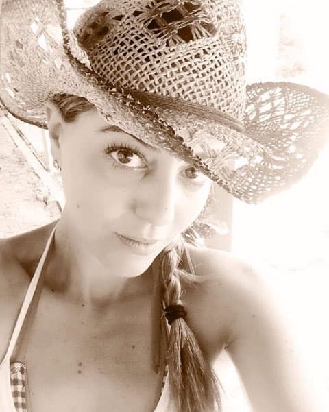 No te pierdas los últimos capítulos de 
<b><a href="http://www.univision.com/series/la-piloto">'La Piloto'</a></b> y descubre la historia del personaje de 
<b>Adriana Nieto</b>.