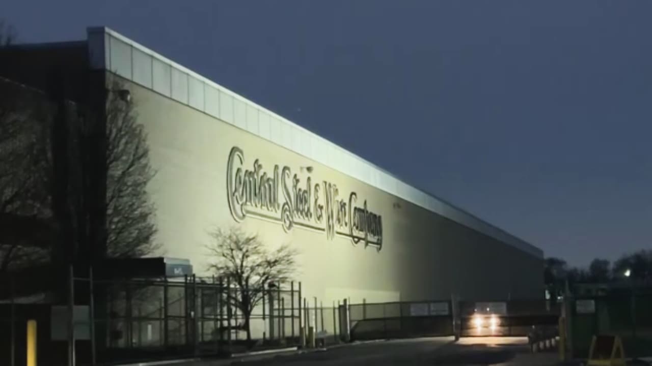 Hay preocupación de residentes de Gage Park con la posible instalación de un centro de distribución de Amazon en su barrio