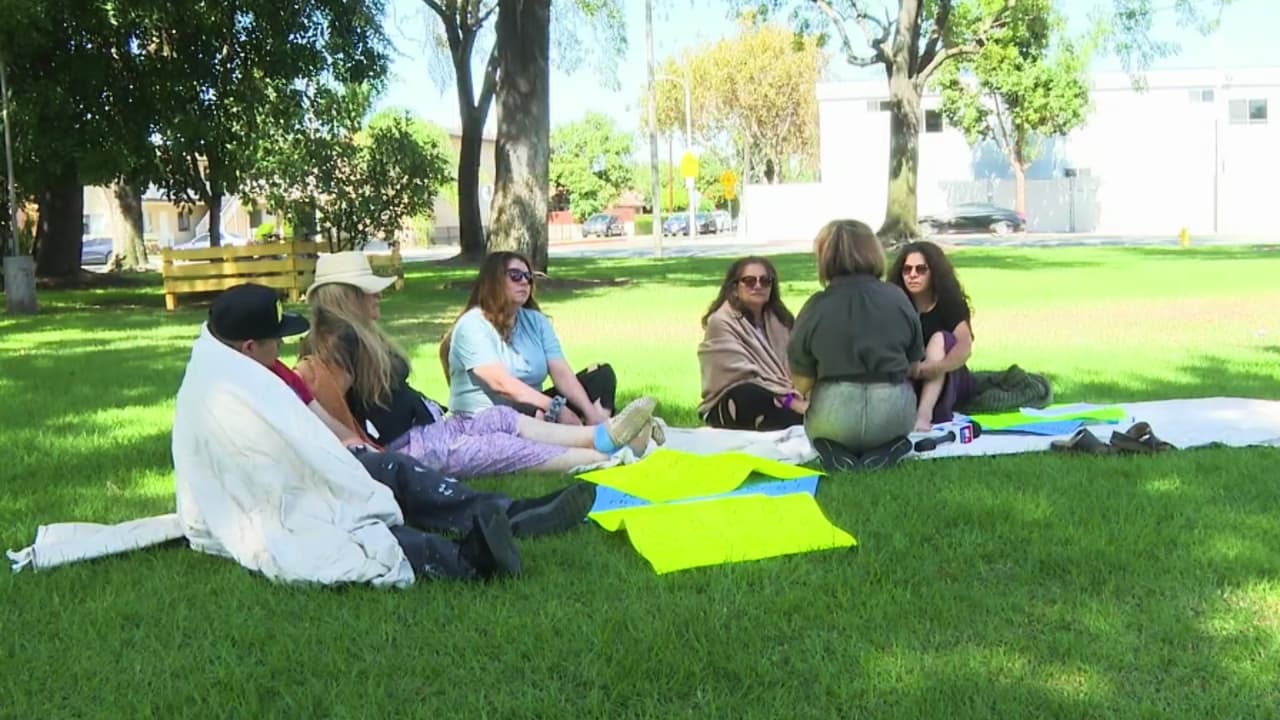 "No puedo dormir": residentes de un parque de casas móviles en Bell denuncian que los quieren reubicar