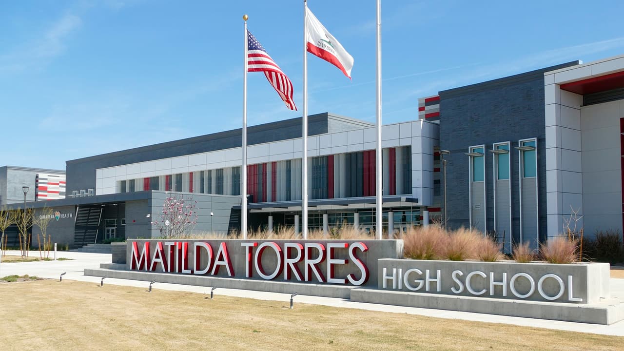 Autoridades investigan a un maestro sustituto de California por realizar una "discusión política" sobre inmigración