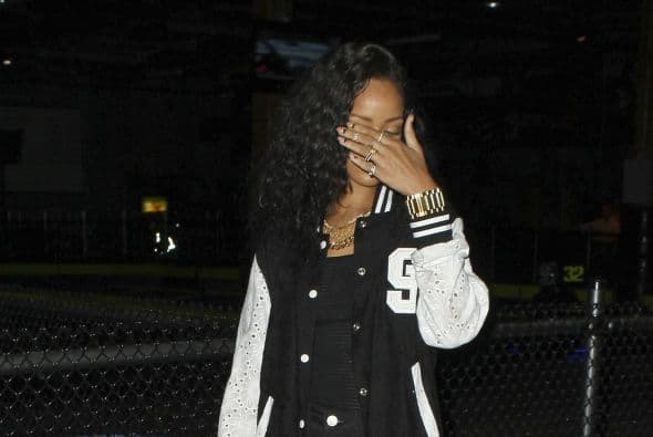 Y aunque a veces intenta esconder la cara, 'RiRi' sabe muy bien que hacer de las suyas es su pasatienoo.