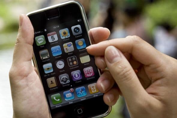 El 11 de julio de 2008, Apple lanzó el iPhone 3G en 22 países, esperando lanzar el producto en más de 48 países durante los meses siguientes.
