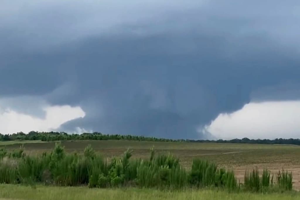 Unos inusuales tornados en junio causan estragos desde Texas hasta Georgia