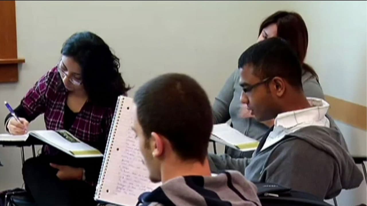 Solicitudes para colegios y universidades de Texas serán gratuitas: te decimos en qué fechas