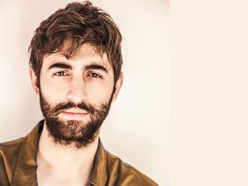 Raphael tenía que colgarse en una parte de la trama, pero el intérprete de 27 años en verdad se ahorcó.