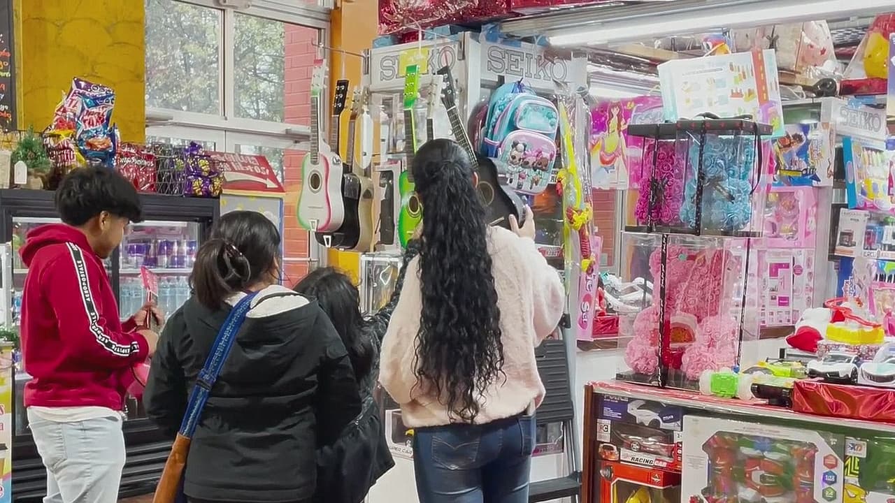 Navidad marcada por la inflación: familias hispanas de Atlanta hablan sobre sus compras decembrinas