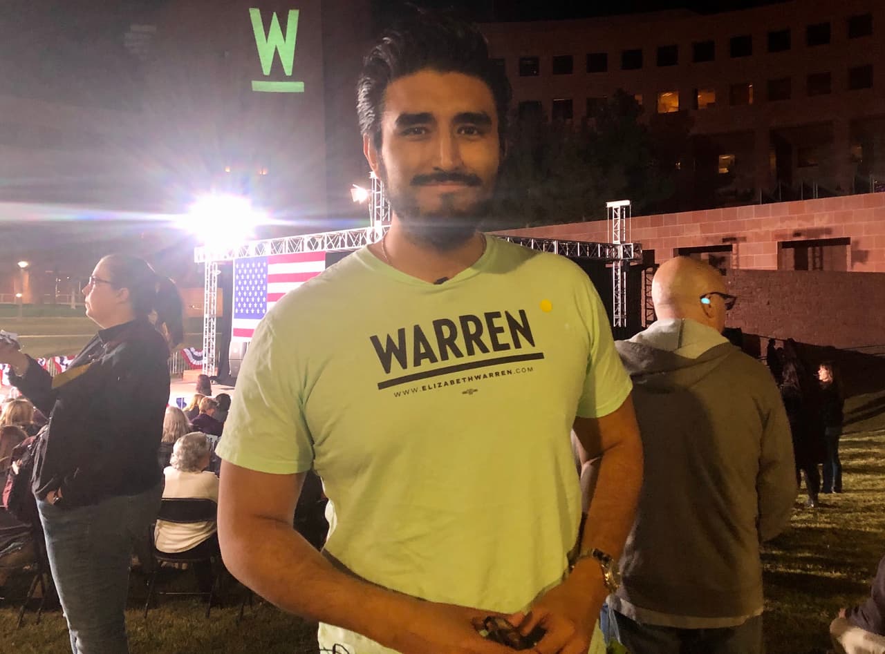 “Creo que es muy posible y ya es tarde, ¿no? La perspectiva de una mujer creo que es diferente y en este país particularmente como tiene tanta influencia alrededor de todo el mundo nos puede ayudar posiblemente ayudar a resolver muchos problemas que existen”. (Alan Arismendez, 28 años. Neurólogo originario de Hidalgo, Texas, y residente en Las Vegas)