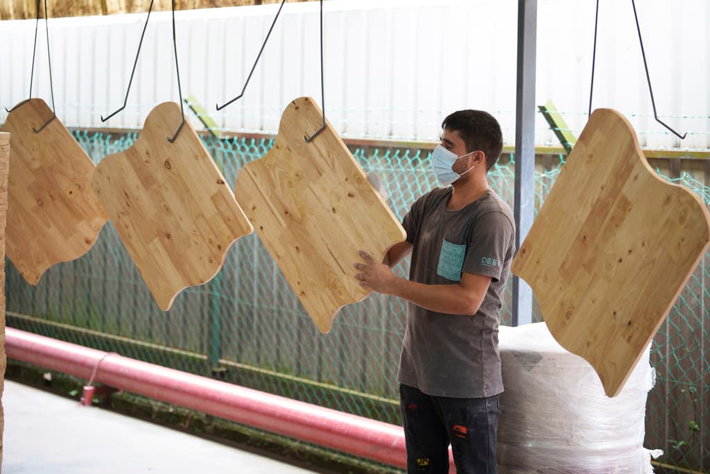 Esto es lo que se sabe de los posibles aranceles de Trump a los muebles importados