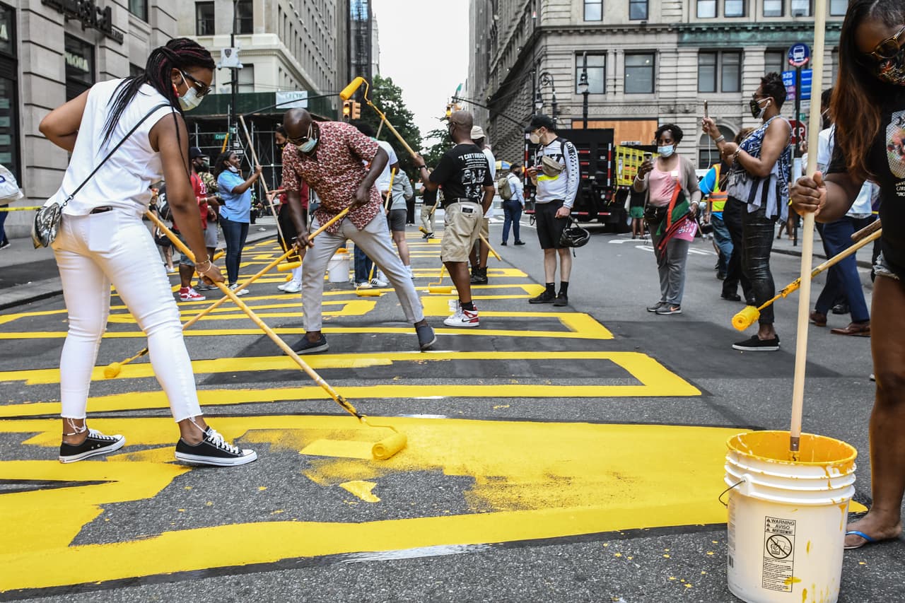 El alcalde Bill de Blasio anunció que uno de estos murales será pintado en las afueras de la Trump Tower en la Quinta Avenida entre las calles 56 y 57 la próxima semana.