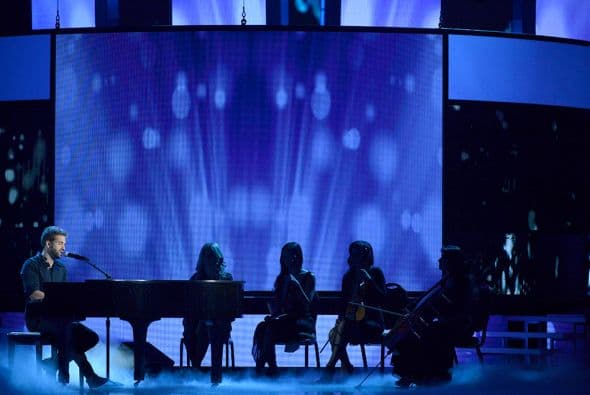 El español cantó su éxito "Por fin".