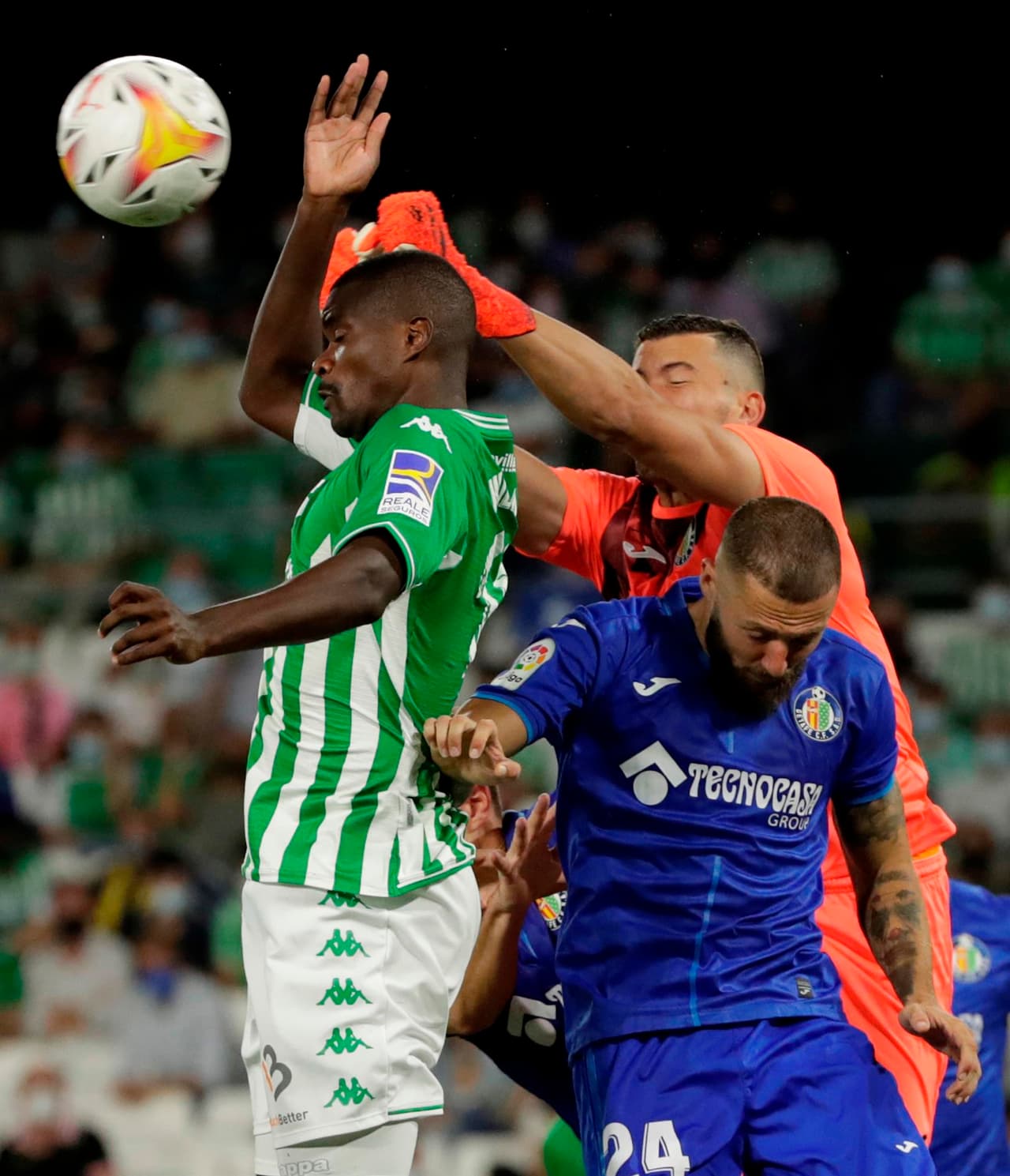 Real Betis, con doblete de Willian José (14', 55'), seimpone ante el Getafe 2-0 durante la Jornada 7 en La Liga. José Juan Macías fue titular y jugó 45 minutos, mientras que Andrés Guardado ingresó como cambio; los béticos pelean por puestos europeos.