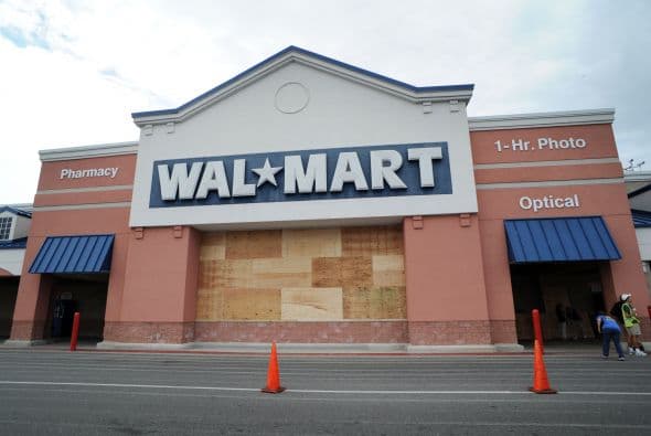 10. ALICE WALTON - A sus 61 años, la heredera de la familia Walton, fundadora de la tienda minorista Walmart, es una de las mujeres más ricas de Estados Unidos con una fortuna de $20,900 millones, según Forbes.