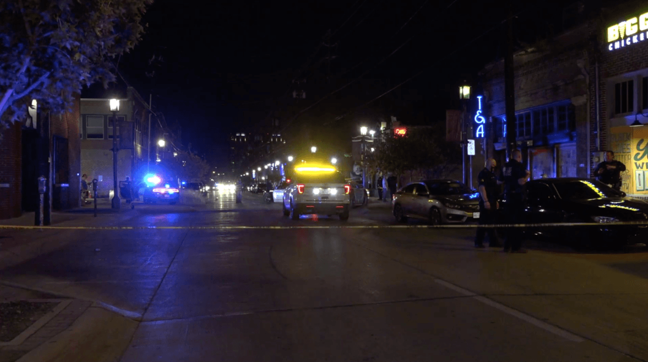 Un video capta momentos del tiroteo que dejó a un joven de 15 años herido de bala en el área de Deep Ellum 