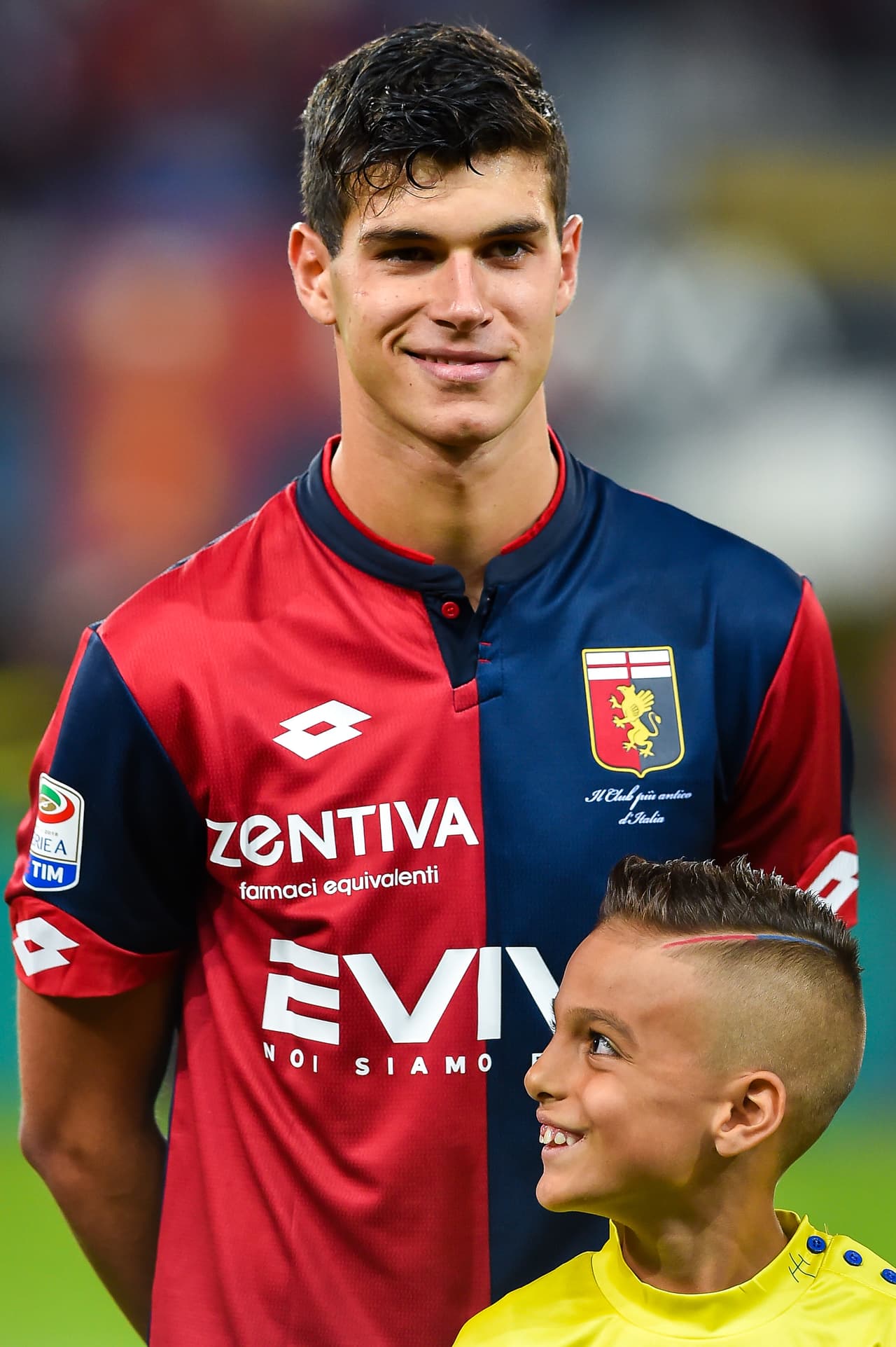 Pietro Pellegri con Genoa en la Serie A (2017) y con Mónaco en la Liga de Francia (2018).