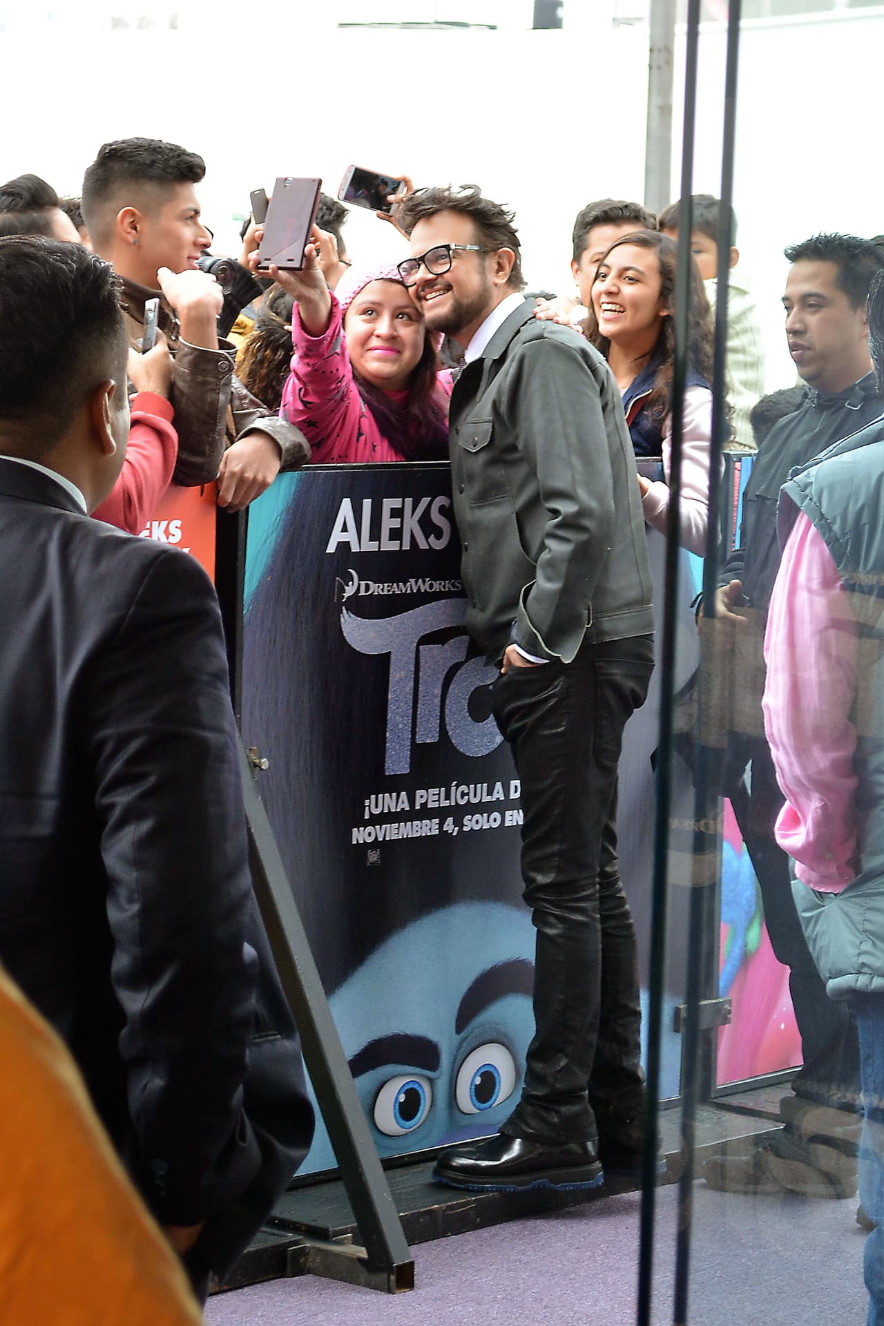 Syntek no se quedó atrás.