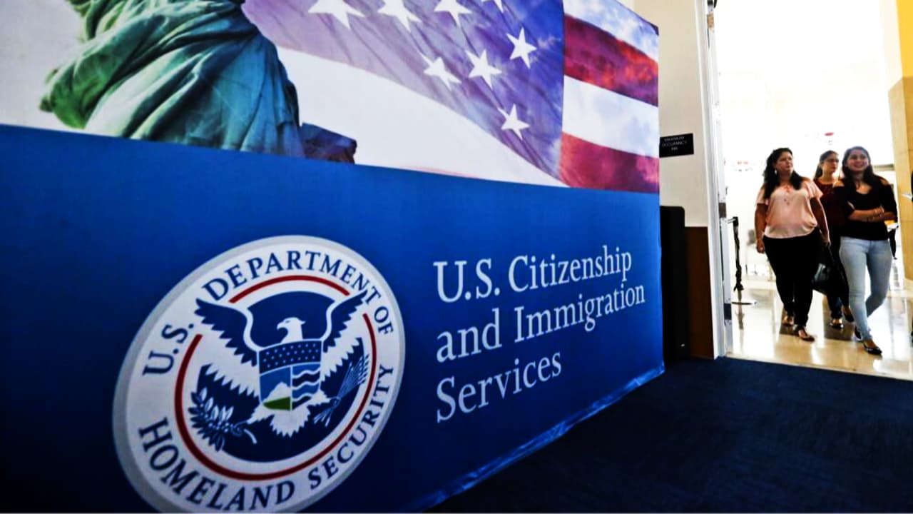 Dudas migratorias: cómo verificar el estatus de un caso y revisar lo presentado ante USCIS